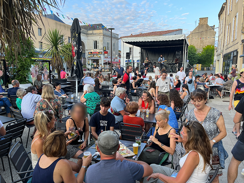 2024-07-18 Jeudis de l'été  - Central bar